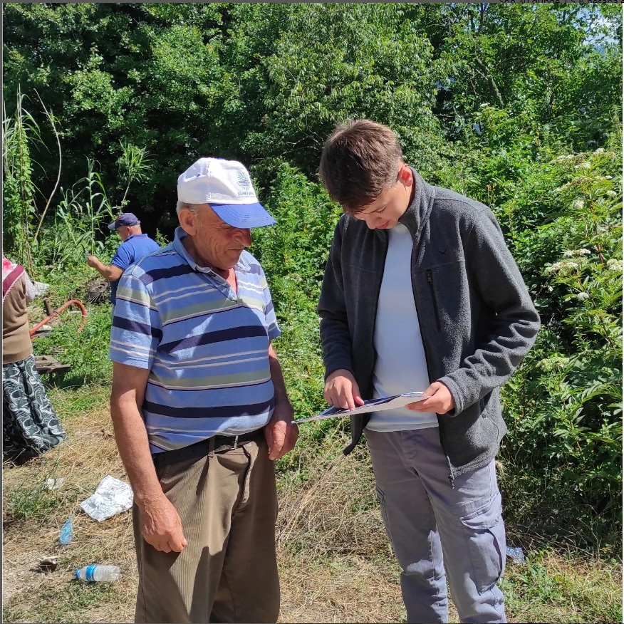 AlperDeveli Hizmet ederken